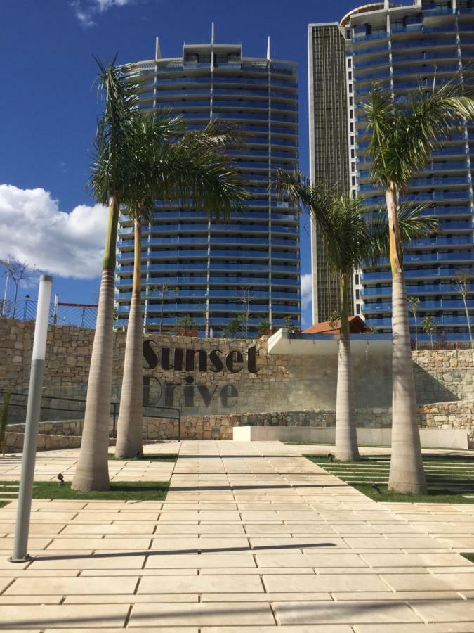 Апартаменты Sunset Drive Бенидорм Экстерьер фото
